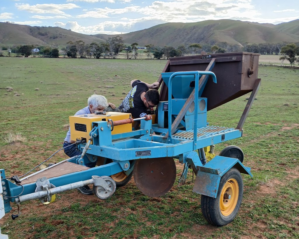 Murraylands Direct Seeding | 1078 Three Chain Rd, Cambrai SA 5353, Australia | Phone: 0427 710 826