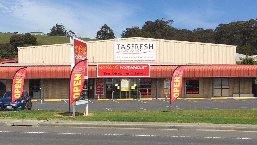 No Frills Foodmarket | supermarket | 385 Bass Hwy, Camdale TAS 7322, Australia | 0364352505 OR +61 3 6435 2505