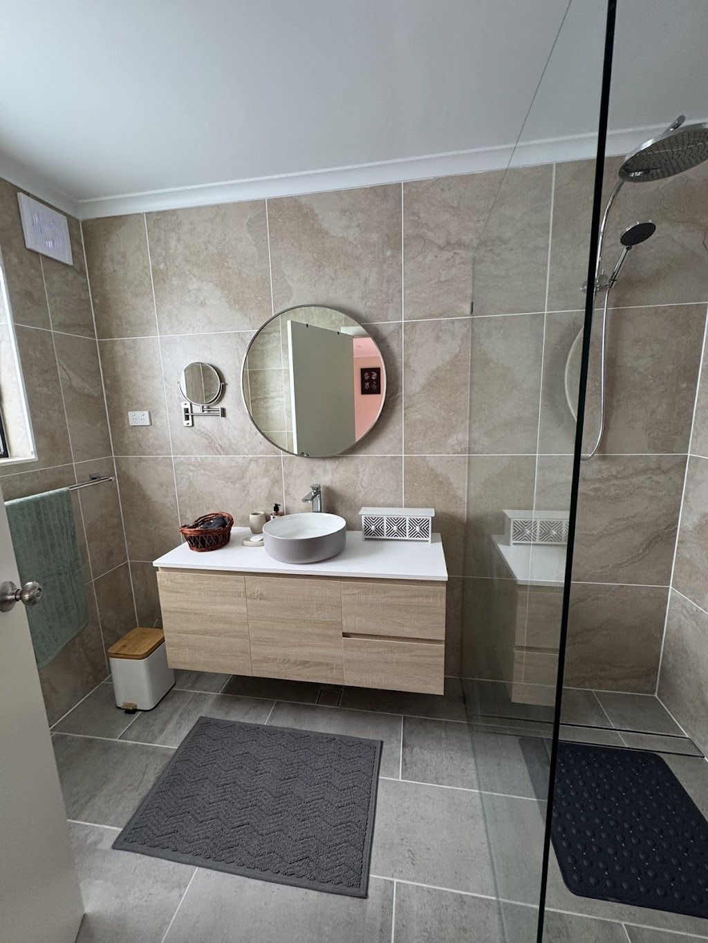 Blackbird Cottage | 15 Estonian Rd, Thirlmere NSW 2572, Australia | Phone: 0409 905 003