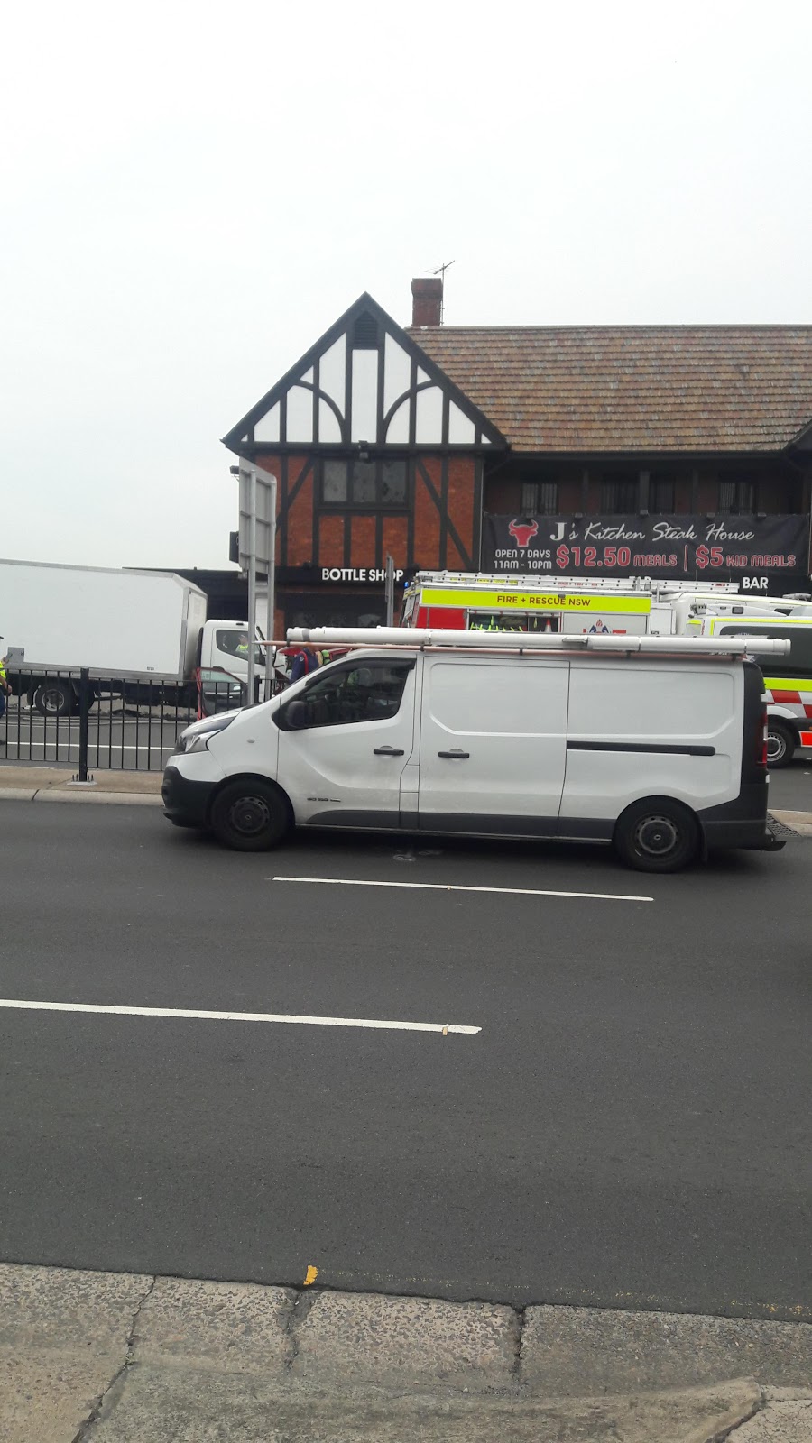 LIFE LONG MEMORABILIA PICTURE FRAMING 310 Hume Hwy, Liverpool NSW