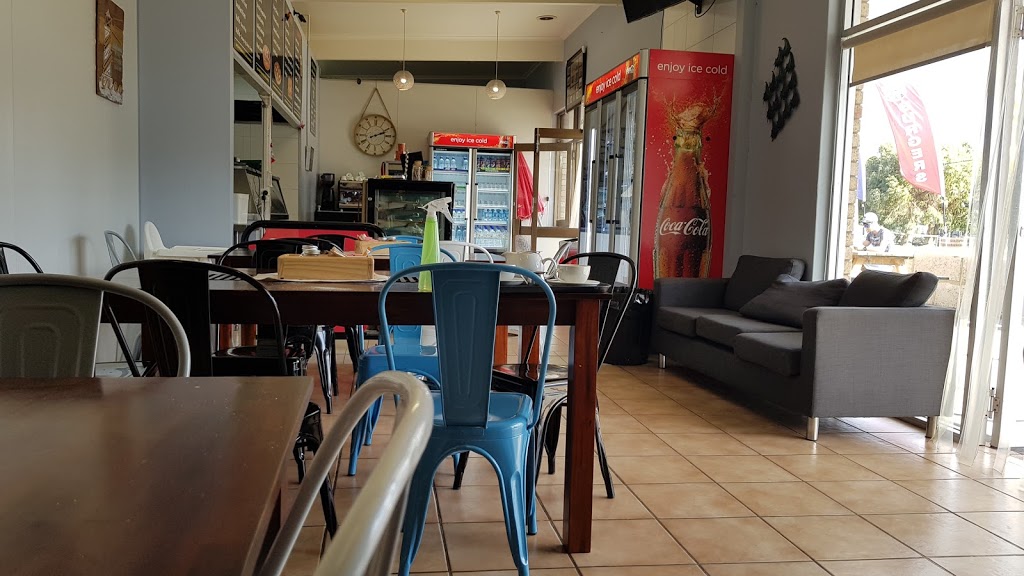 Lancelin Cafe & Pizza | 107 Gingin Rd, Lancelin WA 6044, Australia | Phone: (08) 9655 1342