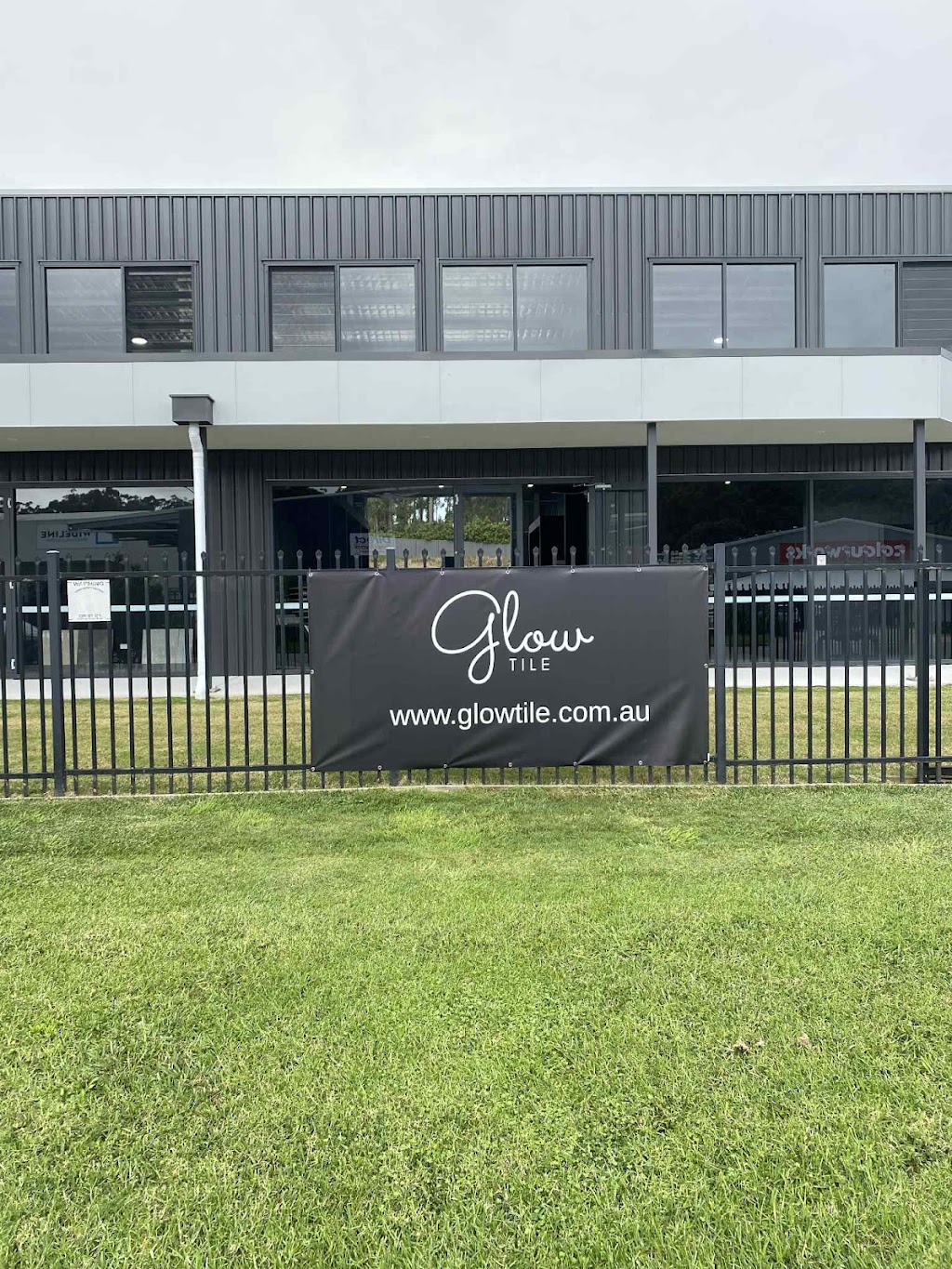 Glow Tile | 1/11 Orontes Cl, Sancrox NSW 2446, Australia | Phone: 0488 669 210