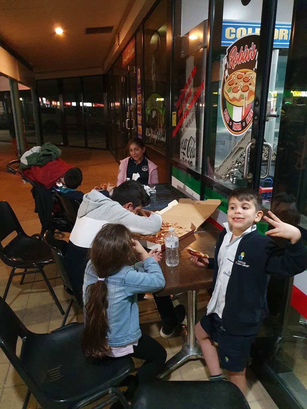 Robins pizza pasta and ribs | meal takeaway | 34 Kilsay Cres, Meadowbrook QLD 4131, Australia