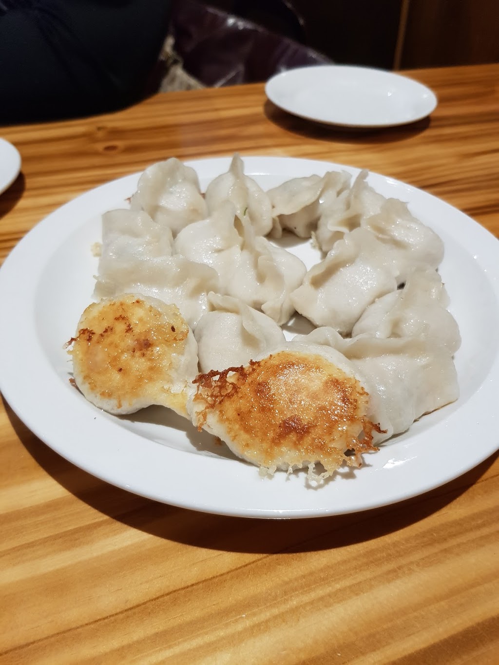 Tinas Dumpling House | restaurant | 54 Pier St, Altona VIC 3018, Australia | 0393988851 OR +61 3 9398 8851