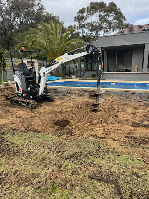 Eaglehawk Mini Excavator Hire | Loddon Valley Hwy, Eaglehawk VIC 3556, Australia | Phone: 0400 258 664