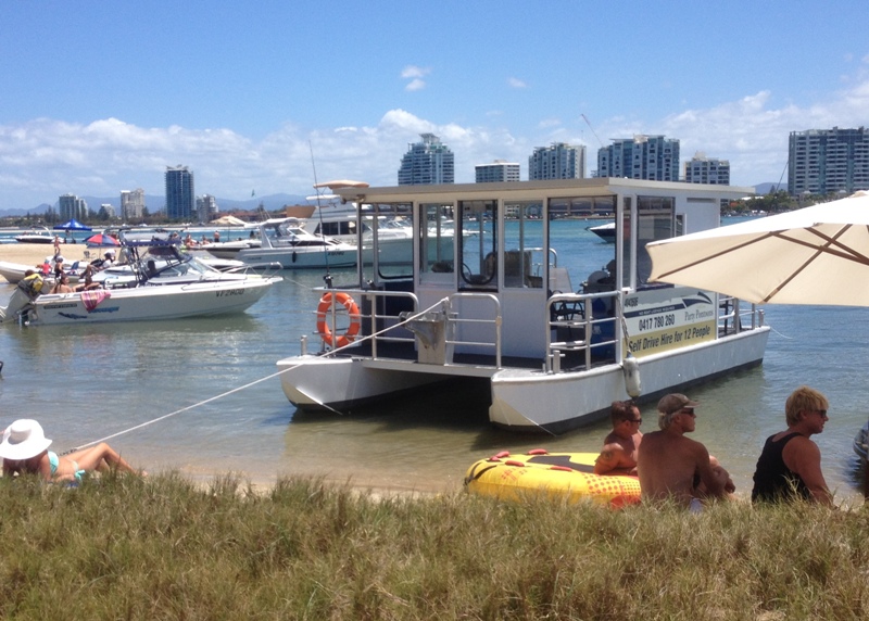 Gold Coast Party Pontoons & BBQ Boat Hire | 247 Bayview St, Runaway Bay QLD 4216, Australia | Phone: 0417 780 260
