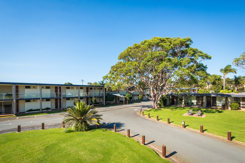 Black Dolphin Motel & Apartments Merimbula | 8 Arthur Kaine Dr, Merimbula NSW 2548, Australia | Phone: (02) 6495 1500