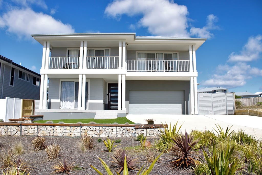 HIP NAUTIC | lodging | Breakers Bvd, Catherine Hill Bay NSW 2281, Australia | 0458545881 OR +61 458 545 881