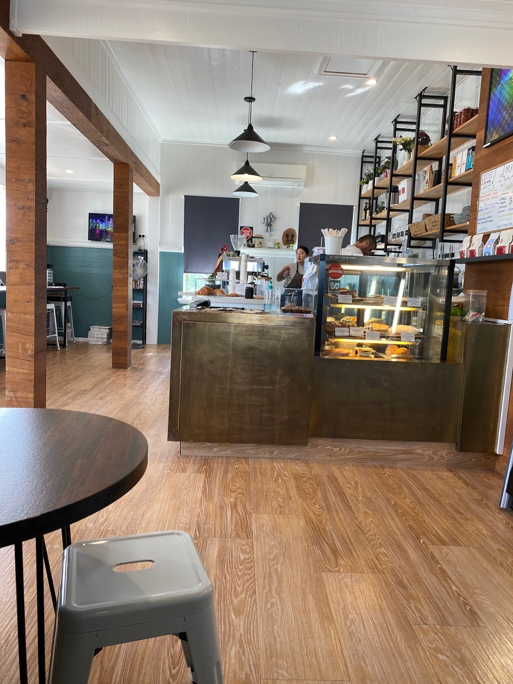 Shawtys Espresso | cafe | 26 Elliott St, Woolloongabba QLD 4102, Australia | 0431029577 OR +61 431 029 577