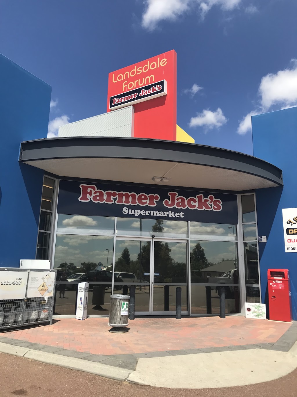 Landsdale Forum Shopping Centre | 131 The Broadview, Landsdale WA 6065, Australia