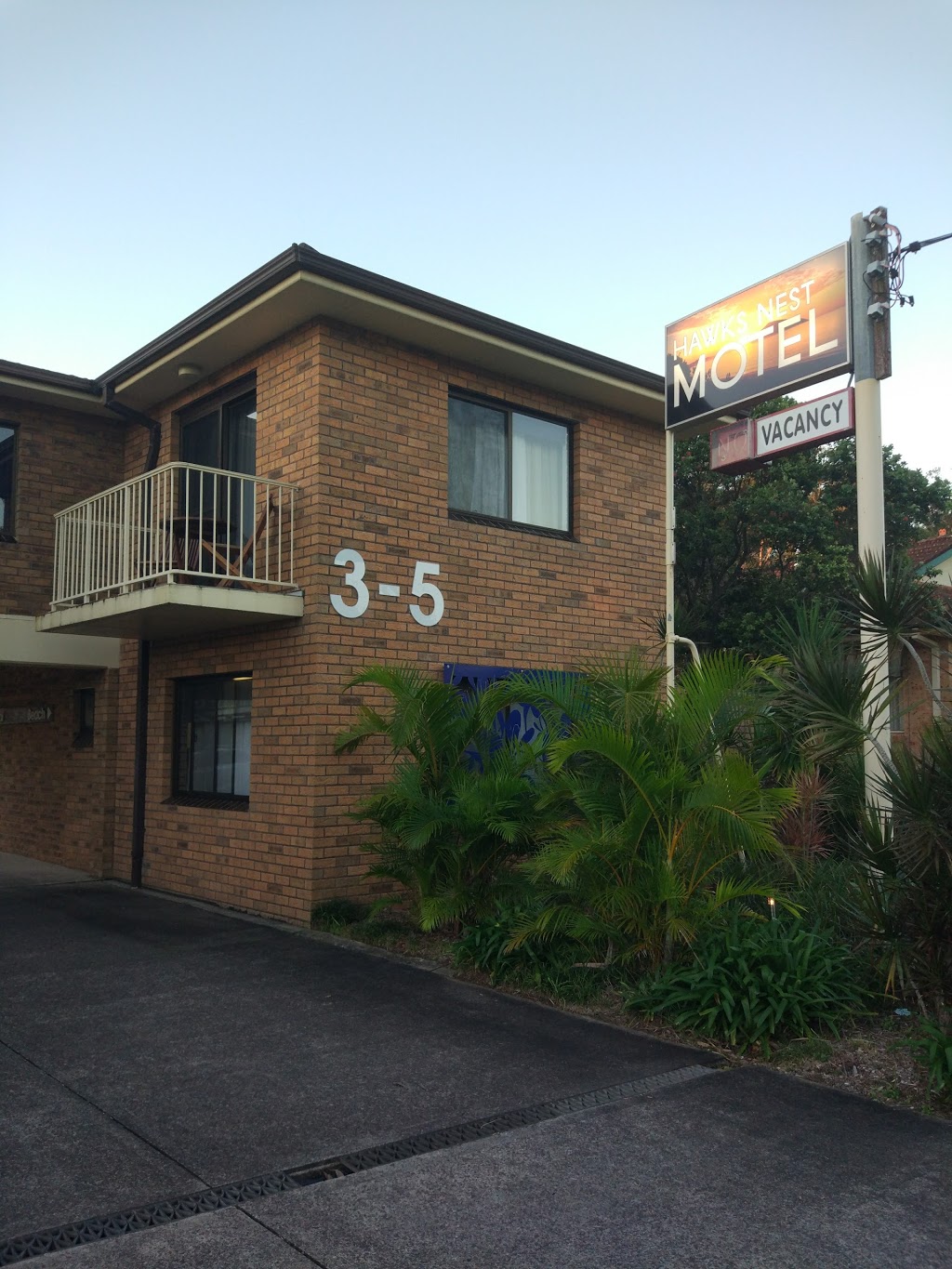 Hawks Nest Motel | lodging | 3/5 Yamba St, Hawks Nest NSW 2324, Australia | 0249971166 OR +61 2 4997 1166