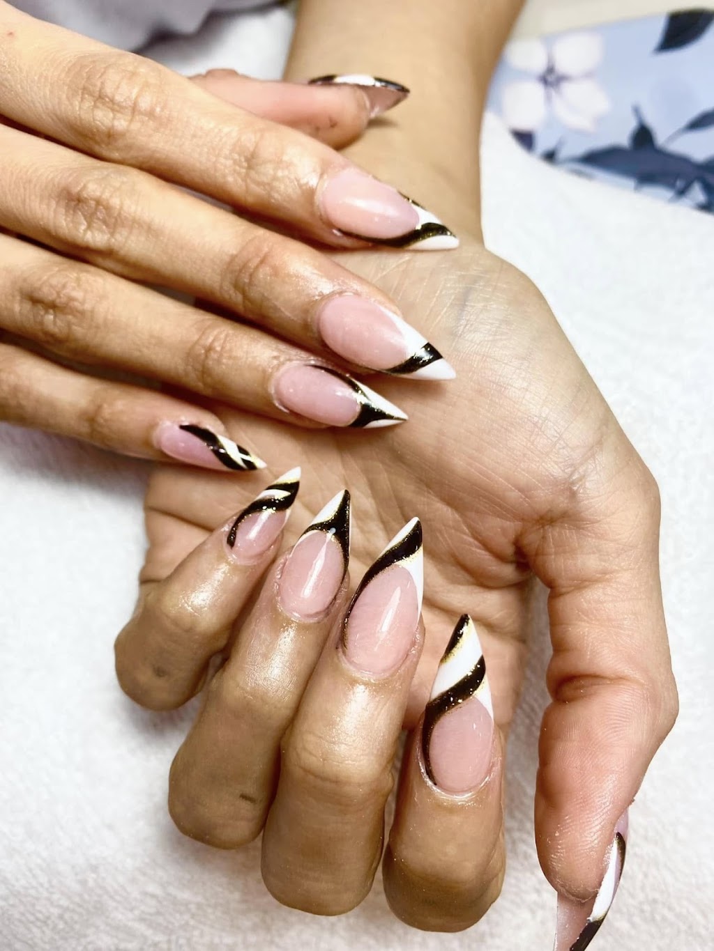 Quinnie - Nails & Eyelashes | 1/1290 Gold Coast Hwy, Palm Beach QLD 4221, Australia | Phone: 0404 912 808