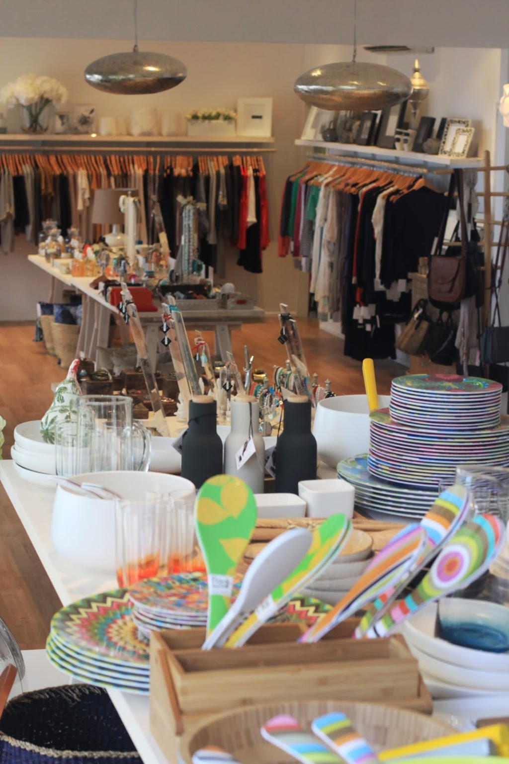 PAYA boutique | Shingley Beach Resort, Shop 5/115 Shingley Dr, Airlie Beach QLD 4802, Australia | Phone: (07) 4946 7577