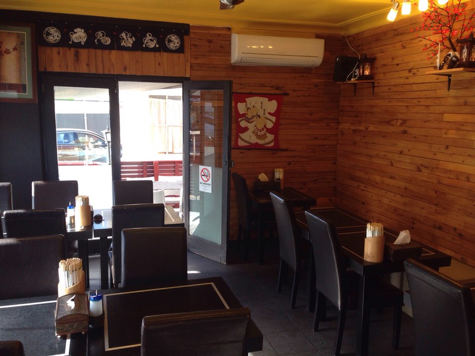 Moons Sushi Shellharbour | restaurant | 30 Addison St, Shellharbour NSW 2529, Australia | 0242964887 OR +61 2 4296 4887