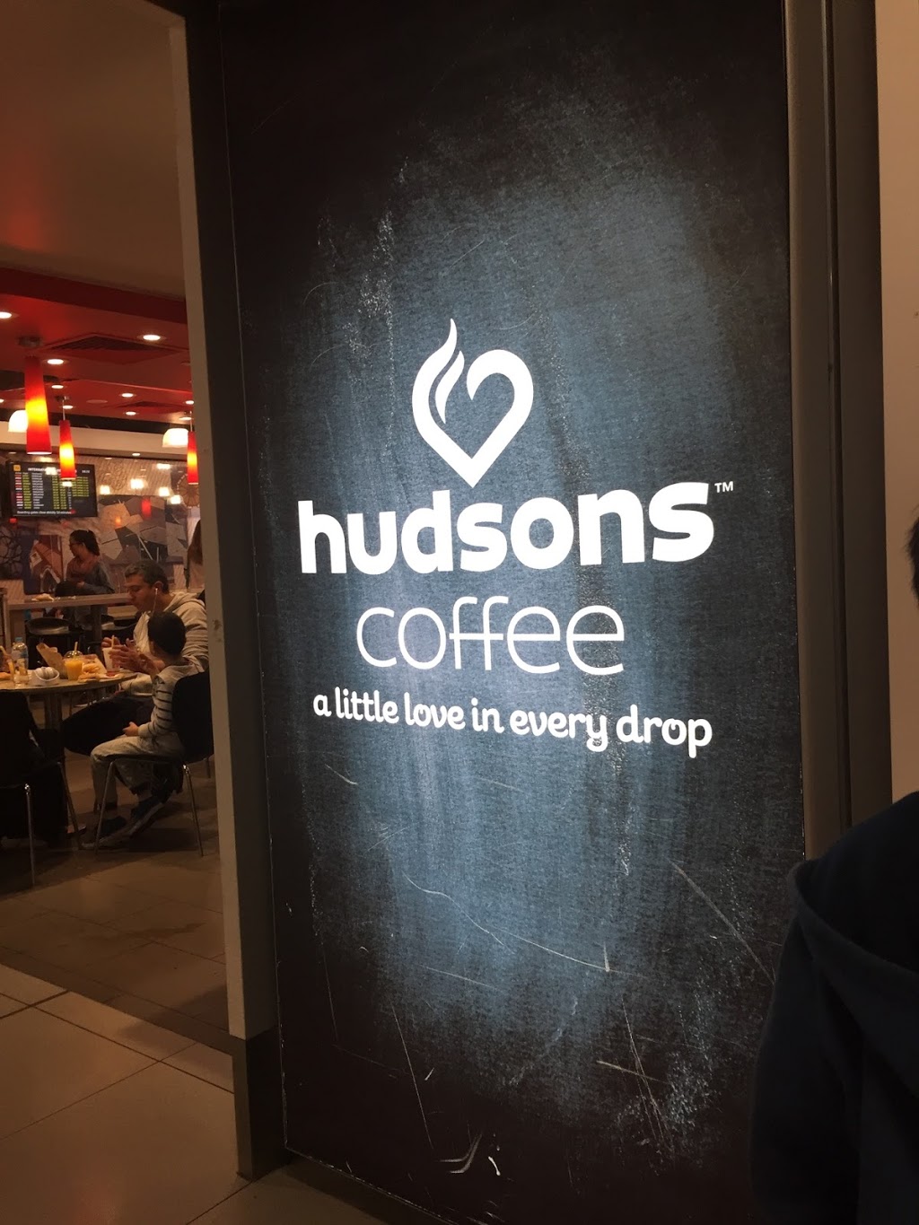 Hudsons Coffee | cafe | Airport Drive Level 1, Qantas, Departure Dr, Melbourne VIC 3045, Australia | 0393386990 OR +61 3 9338 6990