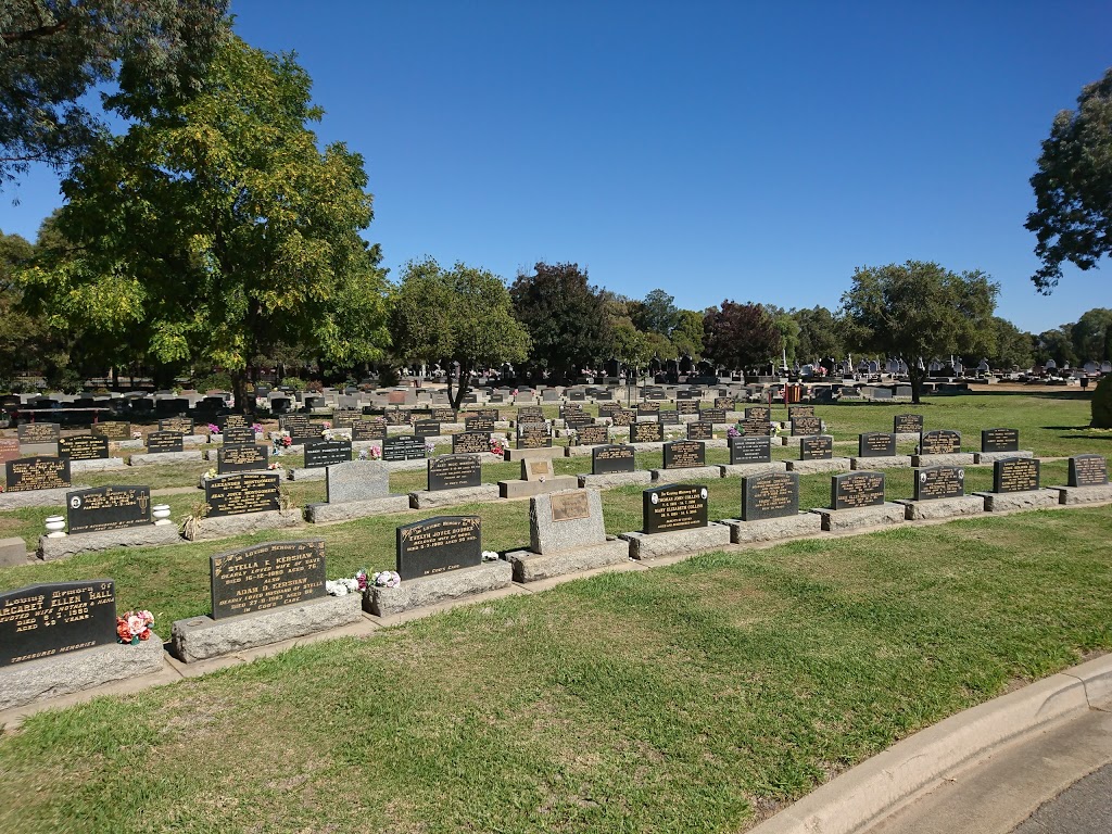 Wangaratta Cemetery | cemetery | 233 Tone Rd, Wangaratta VIC 3677, Australia | 0357213698 OR +61 3 5721 3698