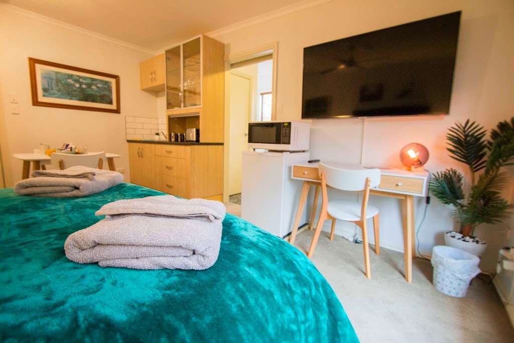 Emu Retreat |  | 49 First Ave, Tailem Bend SA 5260, Australia | 0401245494 OR +61 401 245 494