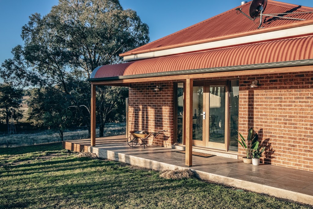 Highgrove Cottage | 379 Henry Lawson Dr, Eurunderee NSW 2850, Australia | Phone: 0417 240 294