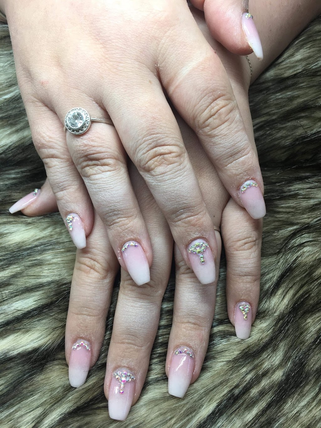 Endless Rose Nails & Spa | 8 Lamont St, Wangaratta VIC 3677, Australia | Phone: 0434 724 855