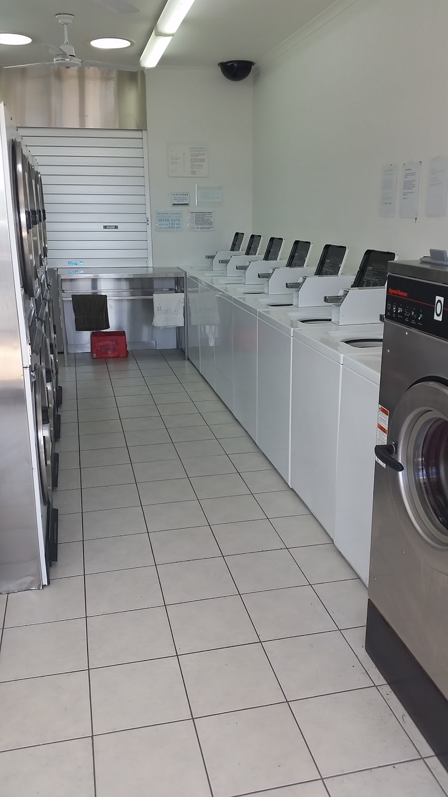 Springfield Laundrette | laundry | 4/50 Coleman St, West Moonah TAS 7009, Australia | 0418520116 OR +61 418 520 116