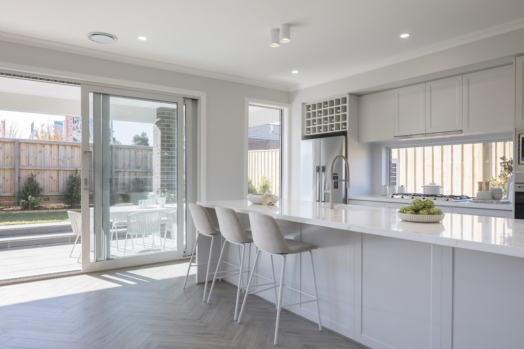 Burbank Homes - Alamora Estate, Tarneit | 4 Isola Mews, Tarneit VIC 3029, Australia | Phone: 13 28 72