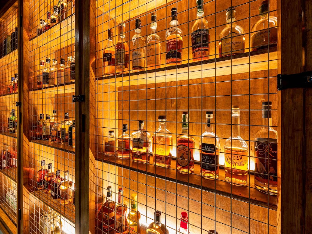 Two Doctors Whiskey Tavern | 1 Sublime Point Rd, Leura NSW 2780, Australia | Phone: (02) 4785 0000