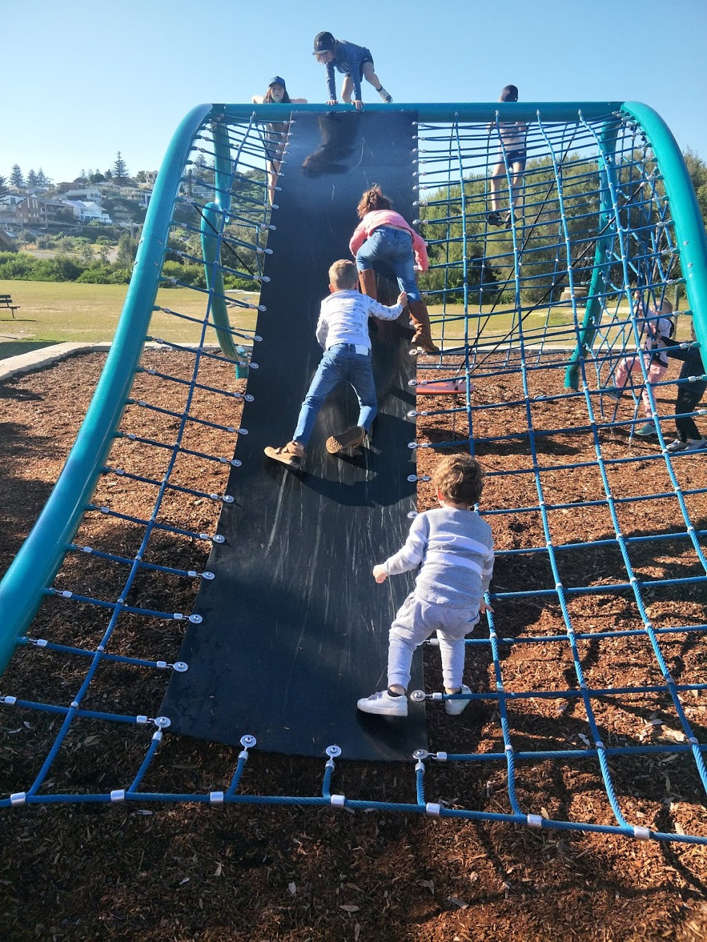 Webb Park Playground | 2A Beach Rd, Redhead NSW 2290, Australia | Phone: (02) 4921 0333