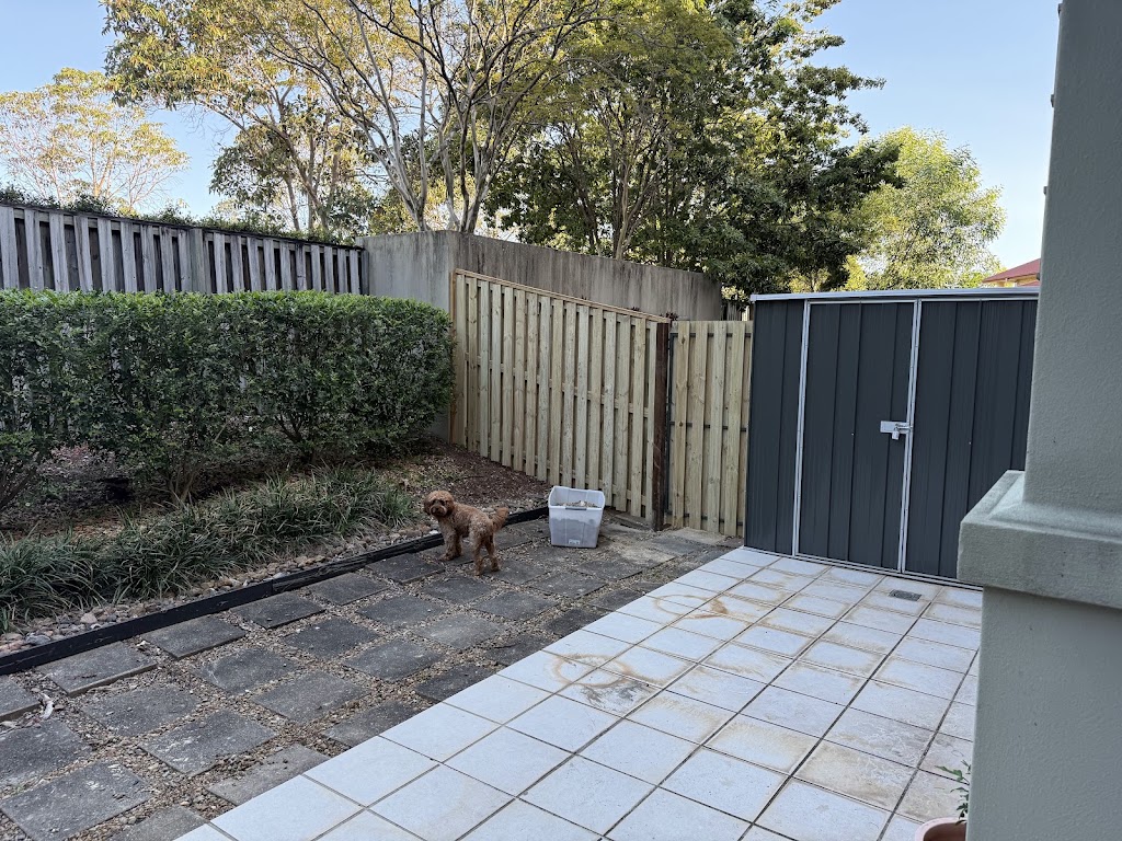 Lyons Fencing & Services | 36 Grasslands Cres, Reedy Creek QLD 4227, Australia | Phone: 0424 126 358