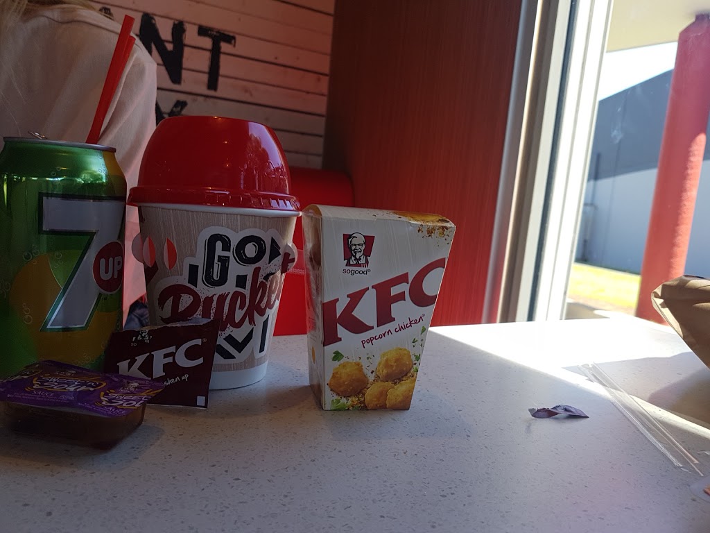 KFC Kincumber | 38 Avoca Dr, Kincumber NSW 2251, Australia | Phone: (02) 4369 6251