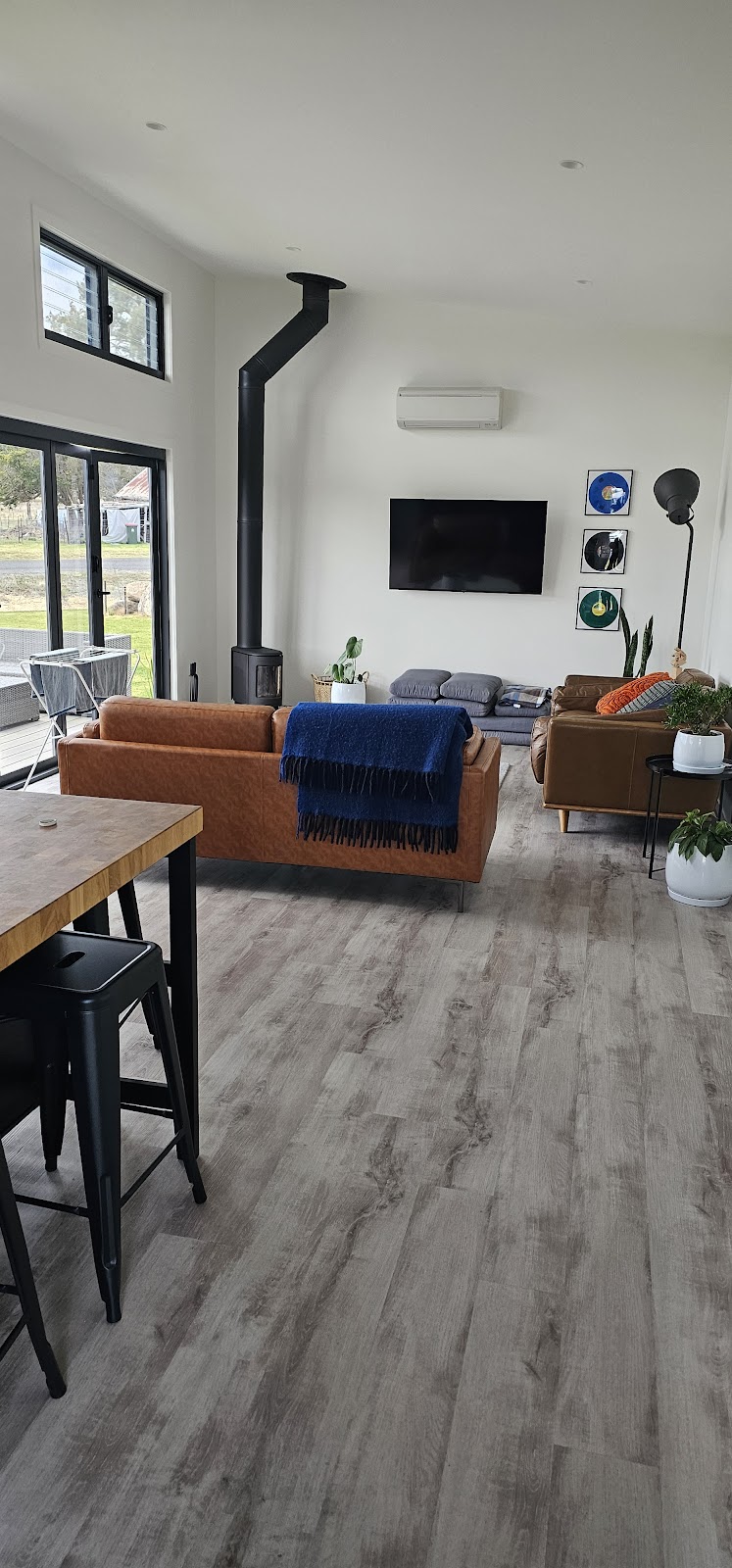 Girra Vista | 2 Barawell St, Wallangarra QLD 4383, Australia | Phone: 0411 129 590