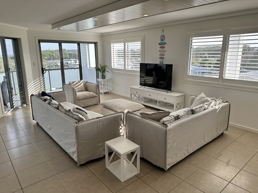 Ocean View Coastal Escape Near Diamond Beach | 21a Red Head Rd, Red Head NSW 2430, Australia | Phone: 0403 830 383