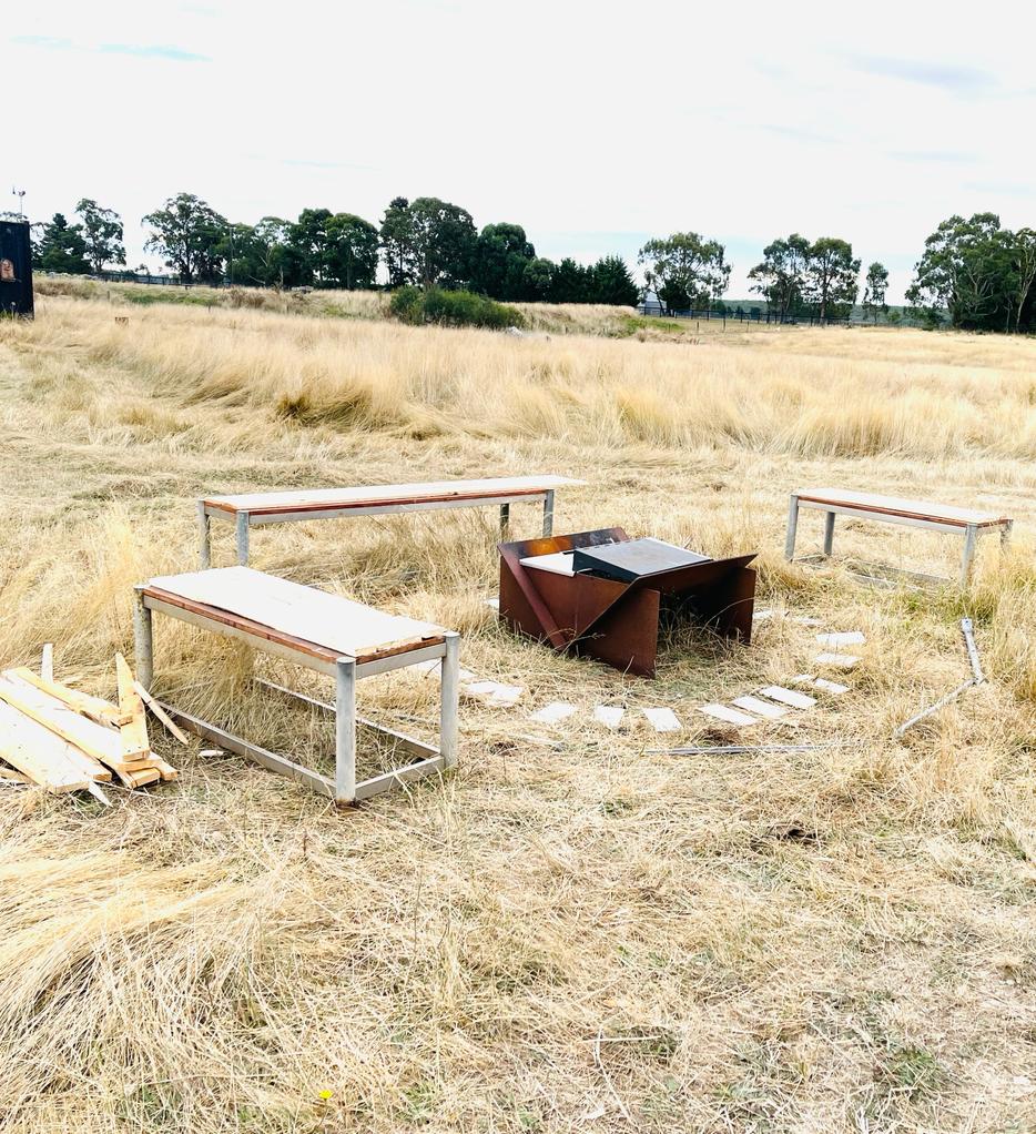 Hamza Farm Stay - Ross Creek , Victoria 3351 | 631 Brays Rd, Ross Creek VIC 3351, Australia | Phone: 0425 001 182