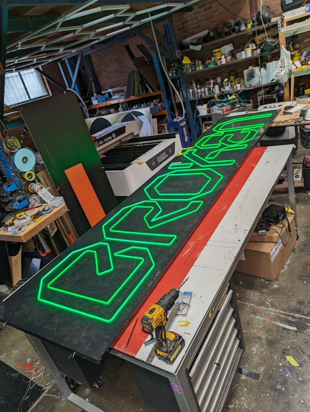 Buzz neons | 26 Luland St, Botany NSW 2019, Australia | Phone: 0432 490 905
