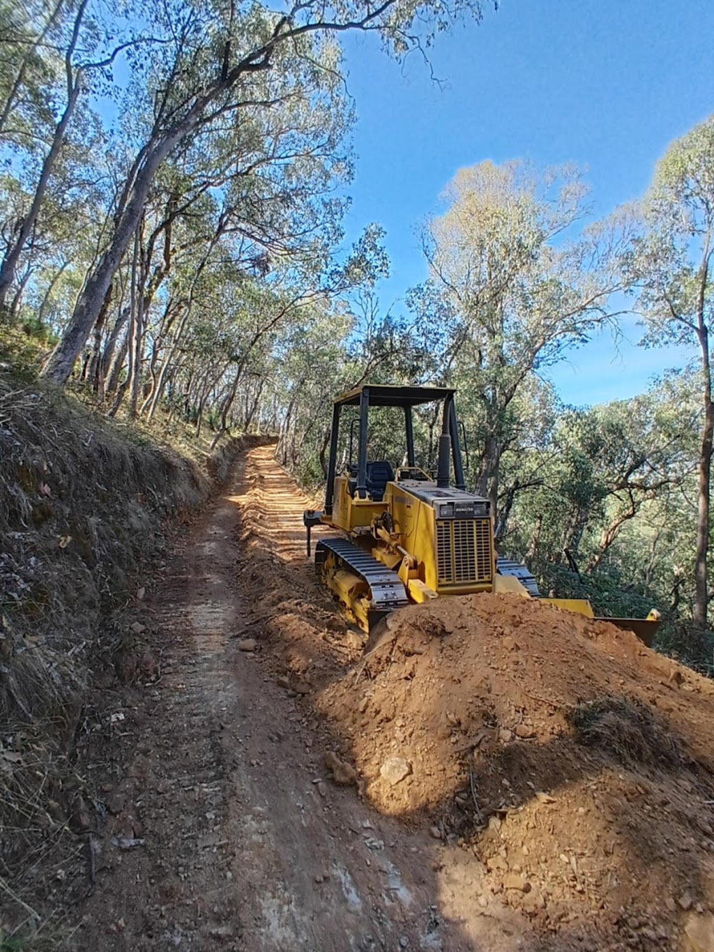 Broadford Earthmoving | RMB BEGA, 300 Old Mill Rd, Wolumla NSW 2550, Australia | Phone: 0423 679 517
