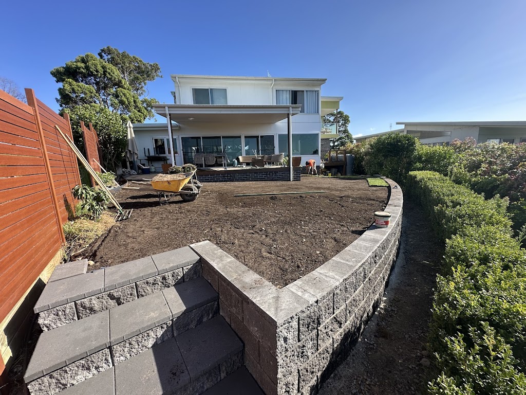 Dan Amato Landscaping | 38 Green Point Dr, Green Point NSW 2428, Australia | Phone: 0434 710 066
