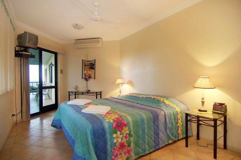 Mediterranean Beachfront Apartments | 77 Sims Esplanade, Cairns City QLD 4878, Australia | Phone: (07) 4055 8855