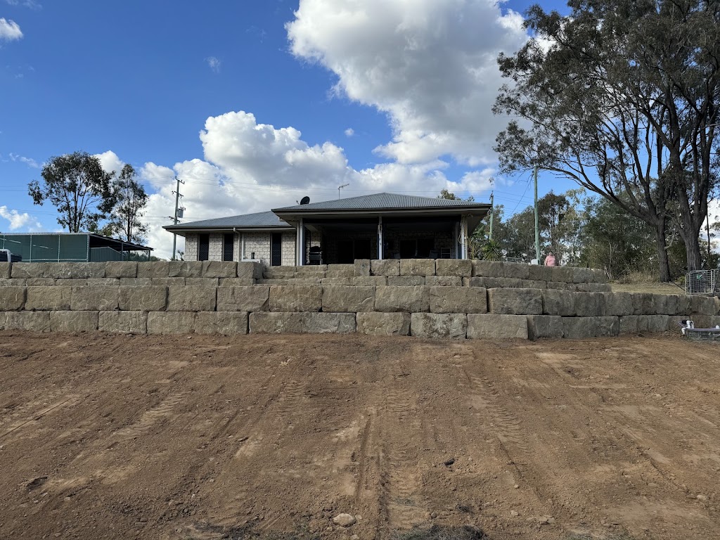 Wards excavator & tipper hire pty ltd | 53 Markwell Dr, Kooralbyn QLD 4285, Australia | Phone: 0418 713 913