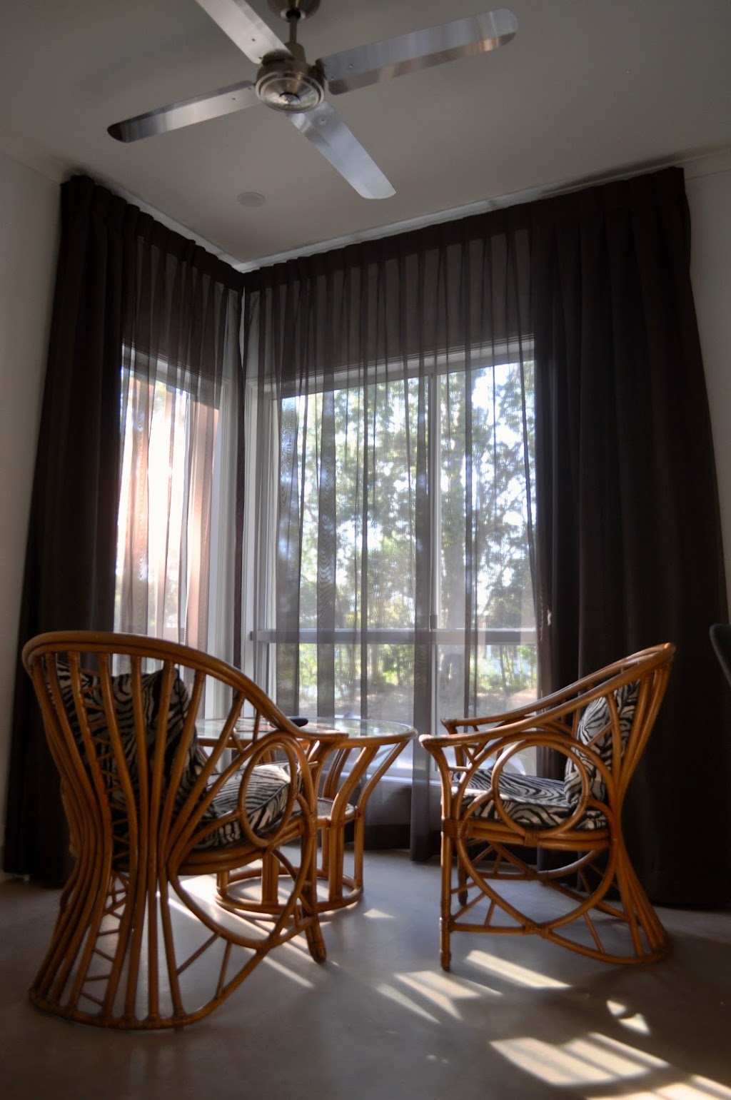 Artizen Curtains | 161 Brisbane Rd, Mooloolaba QLD 4557, Australia | Phone: (07) 5444 2590