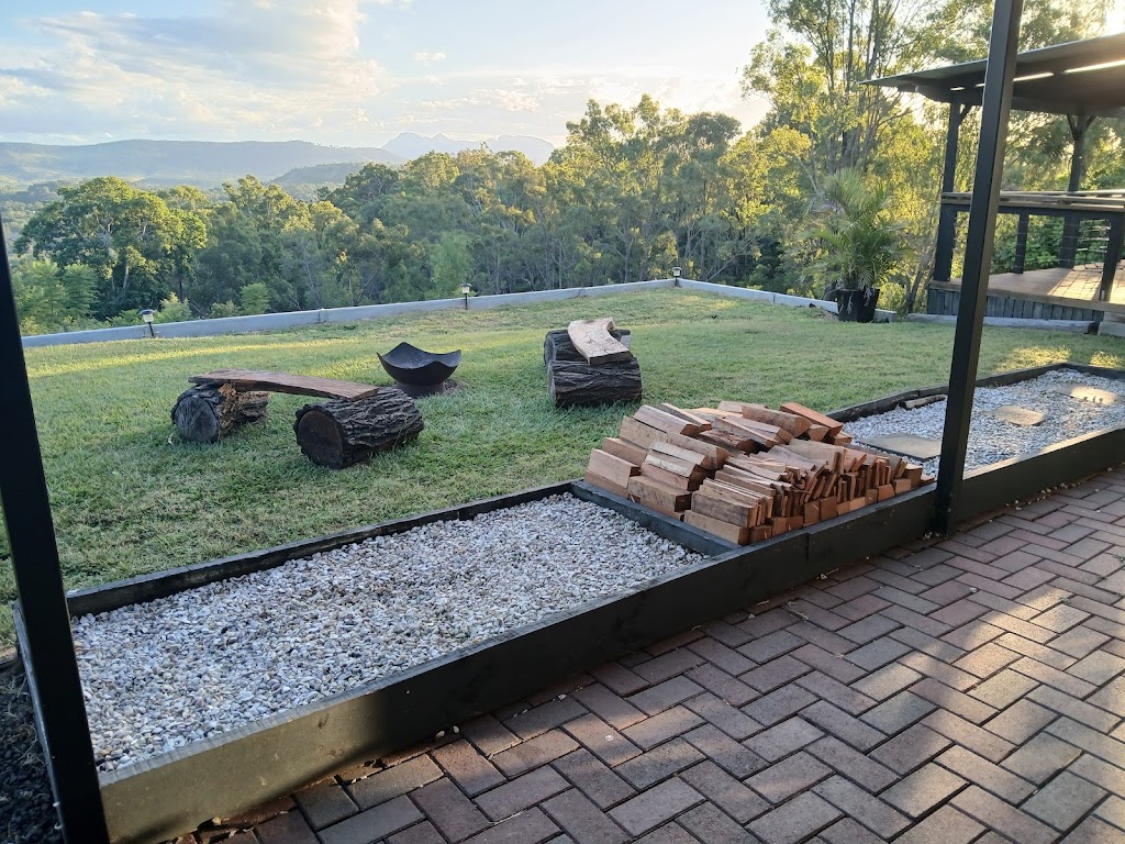 Hilltop Retreat | 1 Farwell Cl, Kooralbyn QLD 4285, Australia | Phone: 0411 825 153