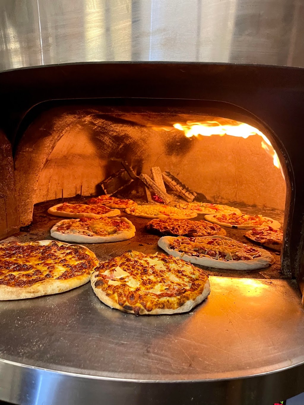 Heads of Noosa Beer Garden | 685 Old Cleveland Rd E, Wellington Point QLD 4160, Australia | Phone: 0481 980 730