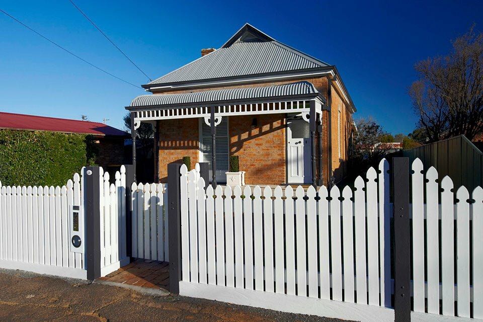 Prince Street Cottage | 118 Prince St, Orange NSW 2800, Australia | Phone: 0424 669 440