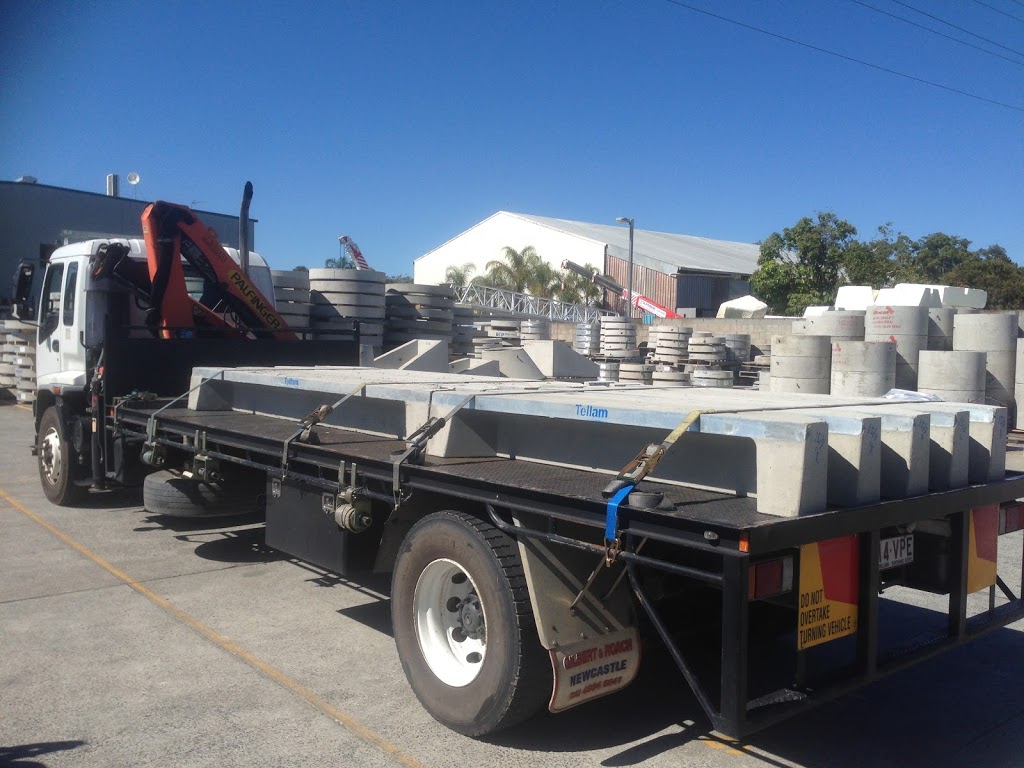 Crane Truck Hire & Transport Services - On The Move Transport -  | moving company | 24 Renfrew Dr, Highland Park QLD 4211, Australia | 0422146659 OR +61 422 146 659