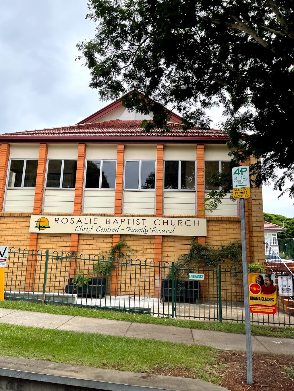 Rosalie Baptist Church | church | 97 Fernberg Rd, Paddington QLD 4064, Australia | 0733693471 OR +61 7 3369 3471