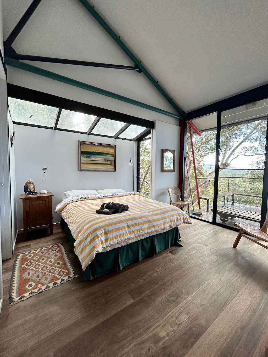 CoastalTreeHouse with Beach views | 31 Headland Rd, Boomerang Beach NSW 2428, Australia | Phone: 0411 590 986