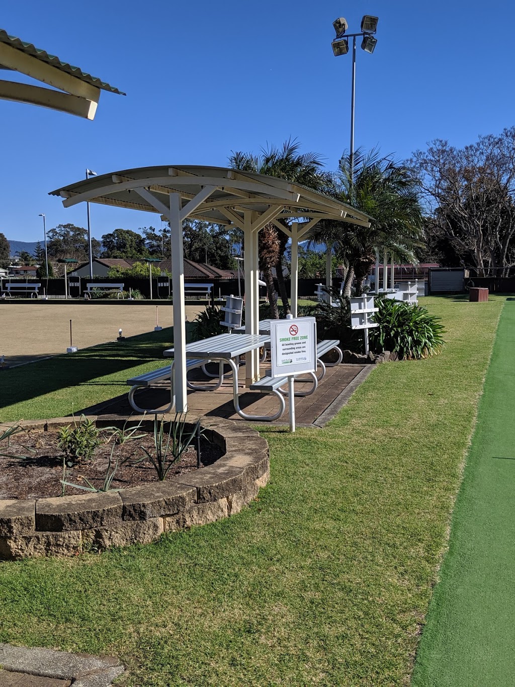 Oak Flats Bowling and Recreation Club | David Ave, Oak Flats NSW 2529, Australia | Phone: (02) 4256 1444