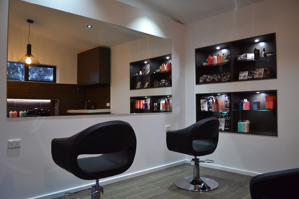 Hair Studio 16 & Styling Tree | hair care | 16 Highland Way, Maiden Gully VIC 3551, Australia | 0354496464 OR +61 3 5449 6464