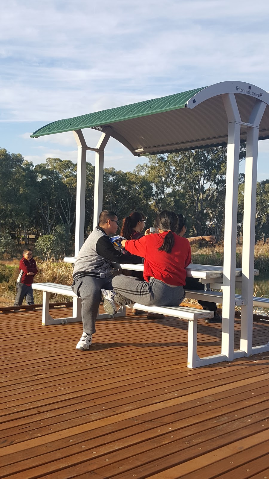 West Wyalong Wetlands Boardwalk | school | 192 Neeld St, Wyalong NSW 2671, Australia