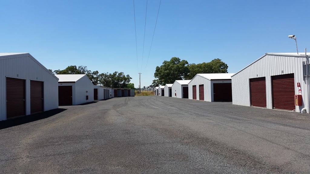 Young Self Storage | 4 Chillingworks Rd, Young NSW 2594, Australia | Phone: (02) 6382 3333