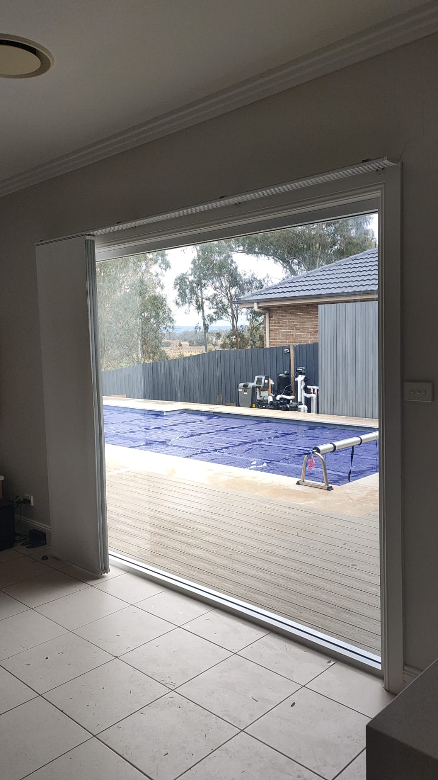 Luna Glass and Glazing | Casuarina Cl, The Oaks NSW 2570, Australia | Phone: 0430 965 527