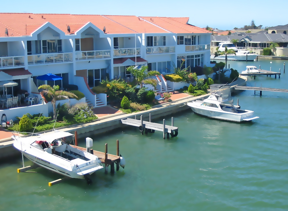 Port Sails Canal Villa, Mandurah Holiday Rental Accommodation | real estate agency | u2/20 Baruna Ct, Halls Head WA 6210, Australia | 0419242358 OR +61 419 242 358